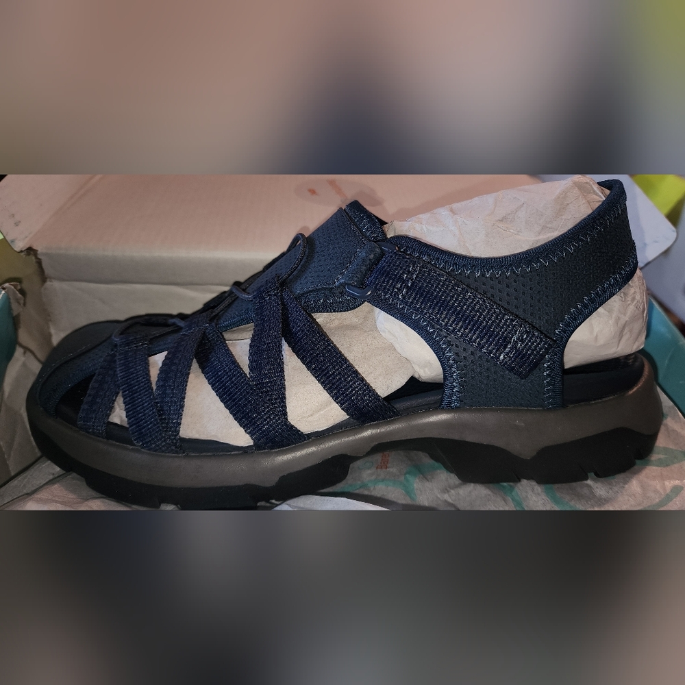 Baretraps Lana Women's Closed Toe Sandals (Navy) - Picture 9 of 11